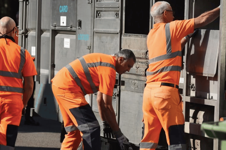 Forest of Dean residents have been thanked for offering cold drinks and water to refuse and recycling crews working through this week's hot weather.