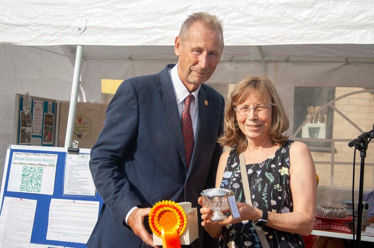 Andrea Fry won the Lydney and Severnside Flower Club Cup for the best use of plant materiaal.