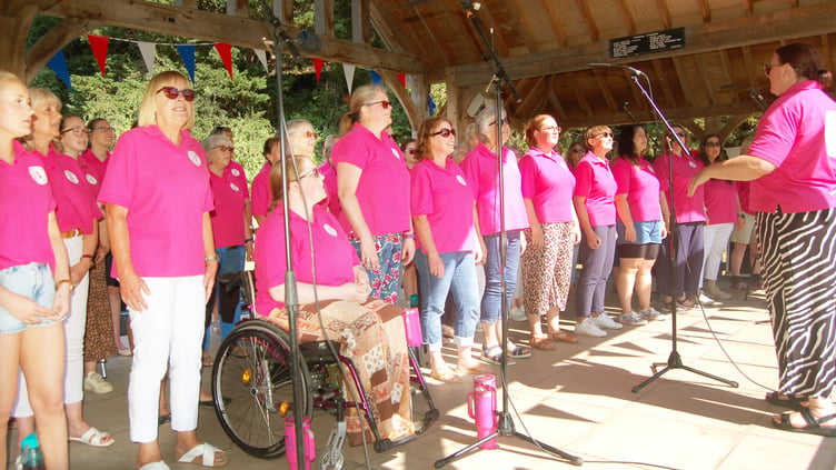 Border Belles Choir sining in Ross.