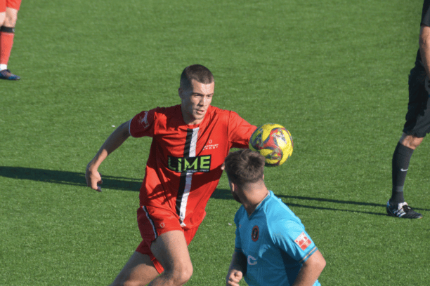 Billy Osborn’s stoppage-time winner earned Hartpury FC a 2-1 victory over Barnstaple Town at the KMM Energy Stadium.