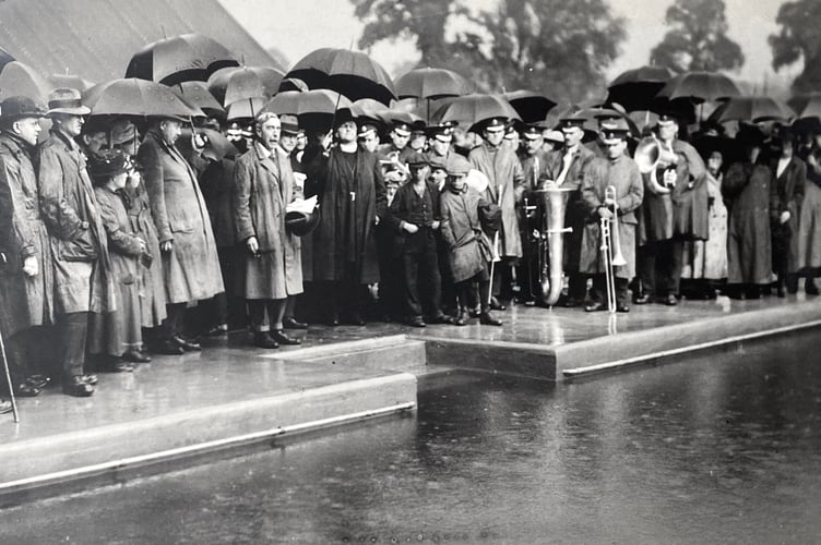 Opening of Bathhurst Pool in 1920