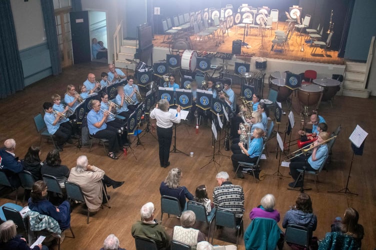 The starter band played at the annual concert for the first time.